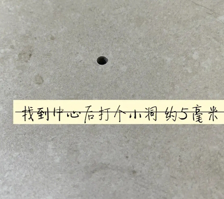 思南瓷砖空鼓维修公司专业解答在瓷砖铺贴过程中，如果砂料搅拌不均匀，将会带来以下问题